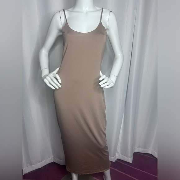 NWOT Streetwear Society CONTURE SHAPING MAXI DRESS - Picture 6 of 7